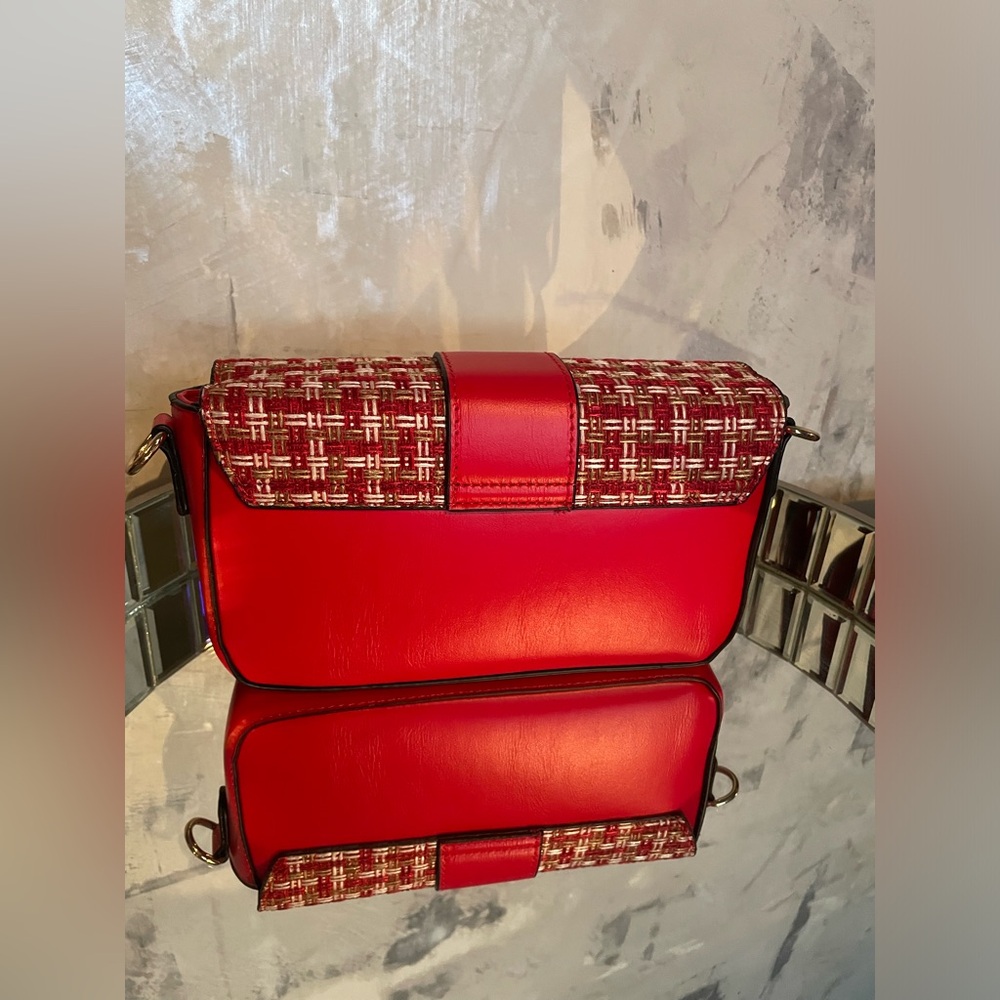 NWOT RED BUCKLE CLUTCH OR CROSSBODY PURSE - Picture 6 of 9